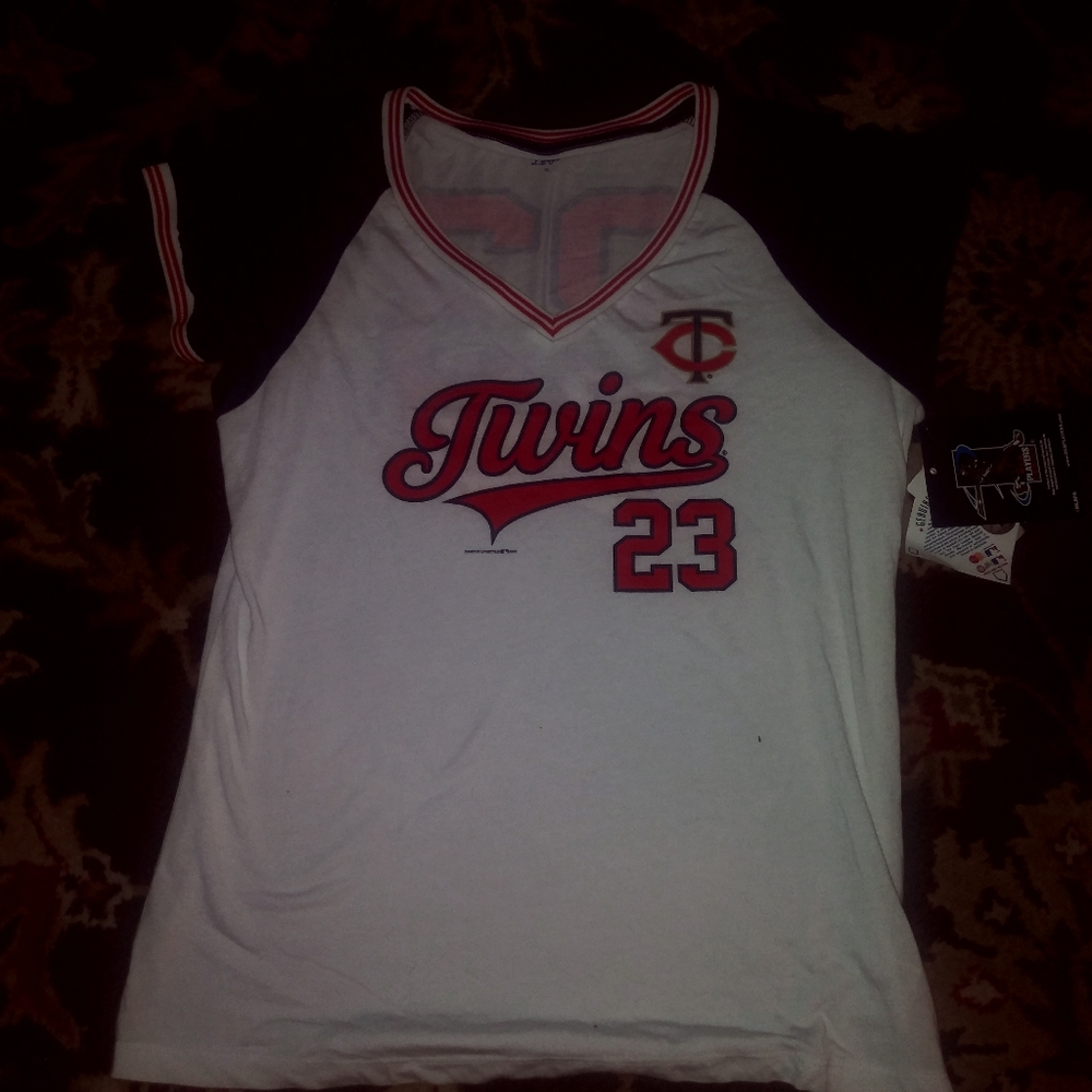 NWT twins shirt